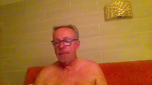 tuggy59 online show from June 11, 2026, 3:47 am