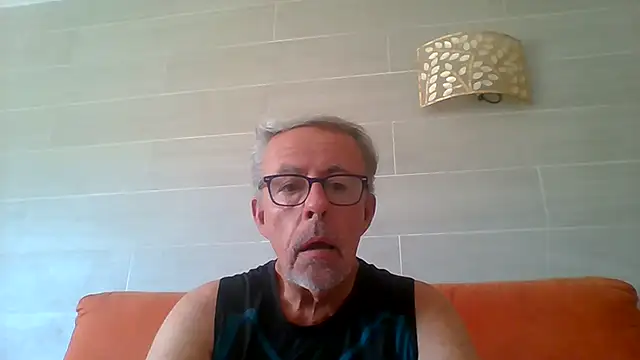 Snapshot of tuggy59 chatting on June 29, 2026, 10:15 am tuggy59 online show from June 29, 2026, 10:15 am