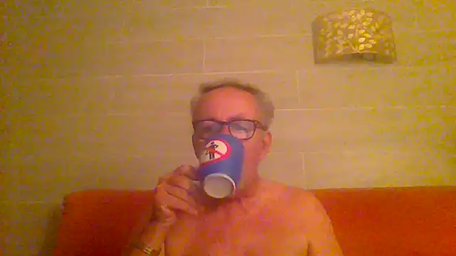 Snapshot of tuggy59 chatting on August 4, 2026, 3:55 am tuggy59 online show from August 4, 2026, 3:55 am