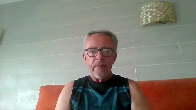 tuggy59 online show from June 14, 2026, 5:41 am