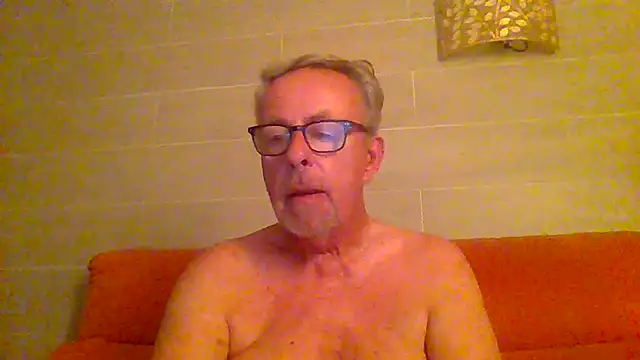 Snapshot of tuggy59 chatting on August 1, 2026, 5:16 am tuggy59 online show from August 1, 2026, 5:16 am