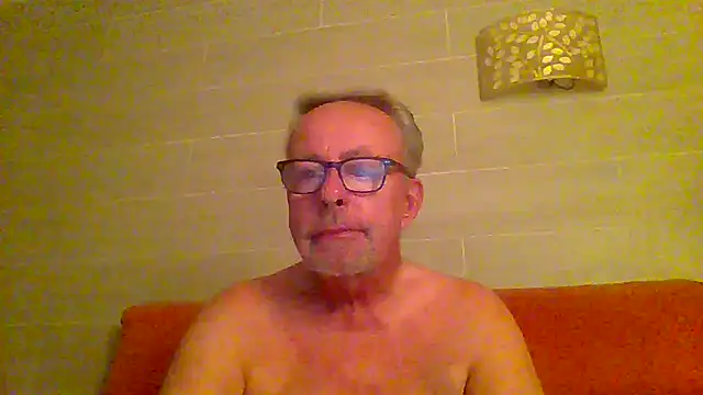 tuggy59 online show from June 9, 2026, 3:29 am