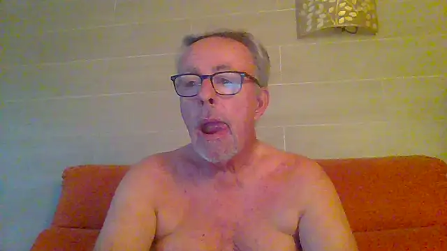 Snapshot of tuggy59 chatting on June 25, 2026, 5:12 am tuggy59 online show from June 25, 2026, 5:12 am
