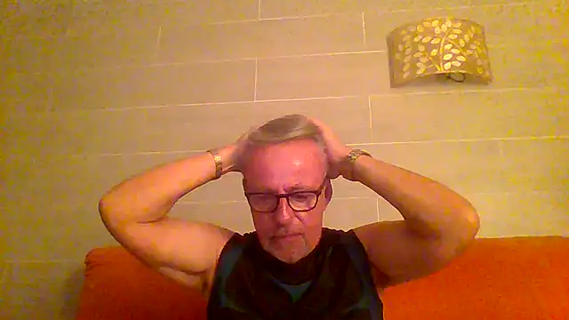 Snapshot of tuggy59 chatting on July 17, 2026, 3:15 am tuggy59 online show from July 17, 2026, 3:15 am