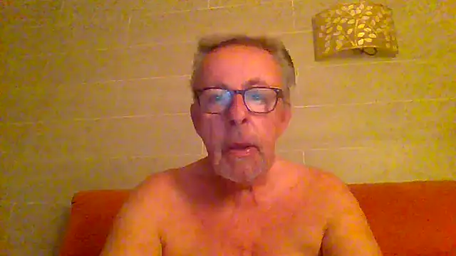 Snapshot of tuggy59 chatting on July 2, 2026, 4:51 am tuggy59 online show from July 2, 2026, 4:51 am