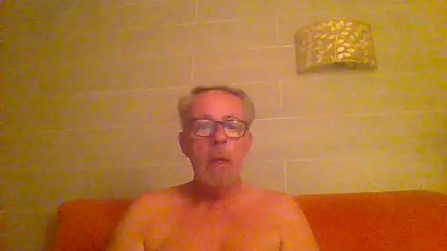 Snapshot of tuggy59 chatting on August 5, 2026, 3:11 am tuggy59 online show from August 5, 2026, 3:11 am