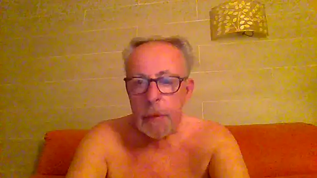 Snapshot of tuggy59 chatting on July 7, 2026, 3:53 am tuggy59 online show from July 7, 2026, 3:53 am