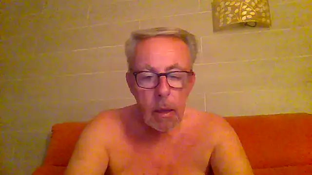 Snapshot of tuggy59 chatting on July 11, 2026, 4:57 am tuggy59 online show from July 11, 2026, 4:57 am