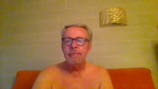 Snapshot of tuggy59 chatting on June 27, 2026, 5:02 am tuggy59 online show from June 27, 2026, 5:02 am