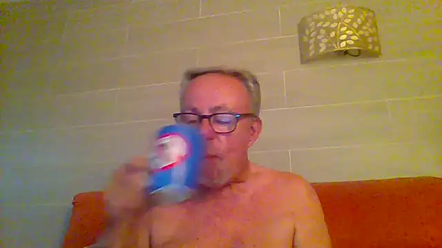 tuggy59 online show from June 10, 2026, 5:08 am