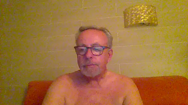 Snapshot of tuggy59 chatting on June 23, 2026, 2:53 am tuggy59 online show from June 23, 2026, 2:53 am