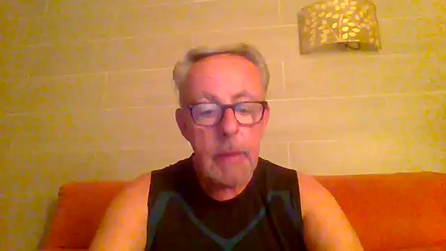 Snapshot of tuggy59 chatting on July 4, 2026, 3:57 am tuggy59 online show from July 4, 2026, 3:57 am