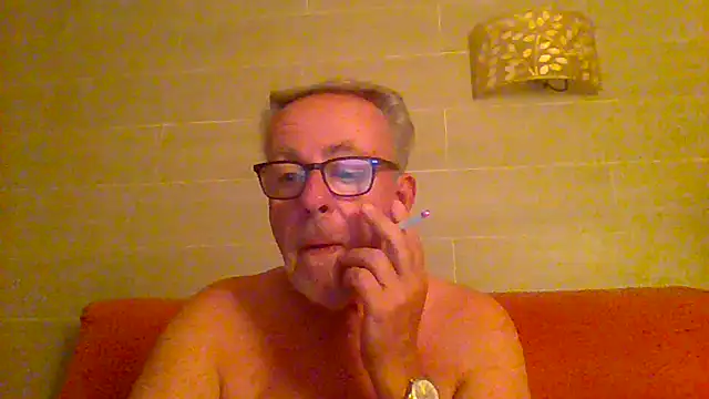 Snapshot of tuggy59 chatting on July 13, 2026, 3:50 am tuggy59 online show from July 13, 2026, 3:50 am