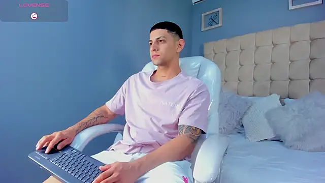 Alex cute77 online show from September 10, 2025, 11:53 am