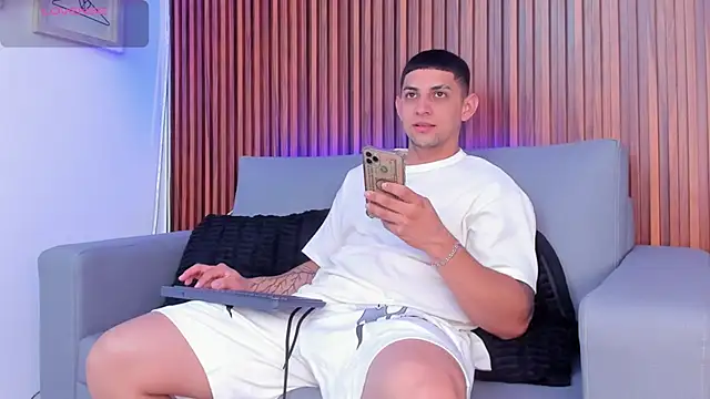 Snapshot of Alex_cute77 chatting on March 16, 2026, 12:09 pm Alex cute77 online show from March 16, 2026, 12:09 pm