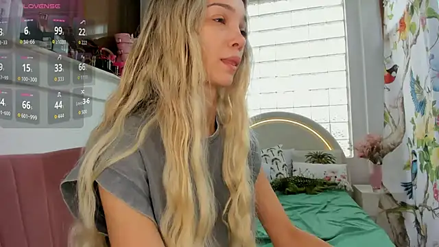 Snapshot of Sassy_Teen chatting on July 16, 2026, 5:37 am Sassy Teen online show from July 16, 2026, 5:37 am