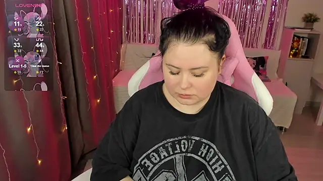 Akemi BBW online show from May 4, 2026, 9:34 am