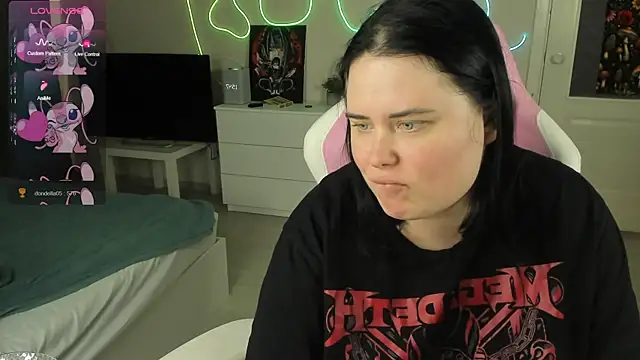 Snapshot of Akemi_BBW chatting on July 28, 2026, 12:48 pm Akemi BBW online show from July 28, 2026, 12:48 pm