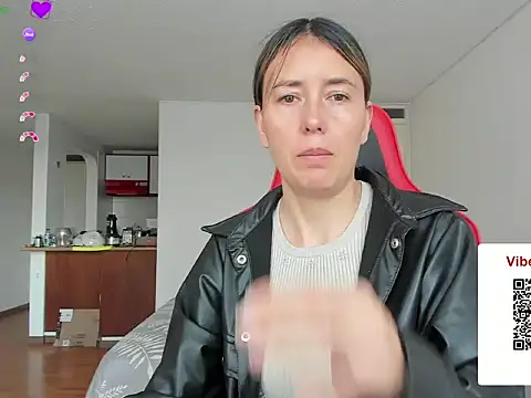 zoe jeane beker online show from June 1, 2026, 7:13 pm