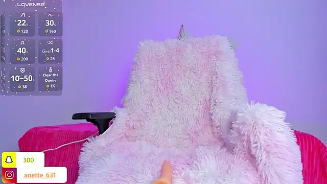 Anette  online show from September 24, 2025, 7:20 pm