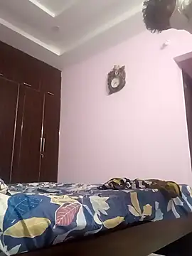 meamodel online show from April 30, 2026, 2:57 pm