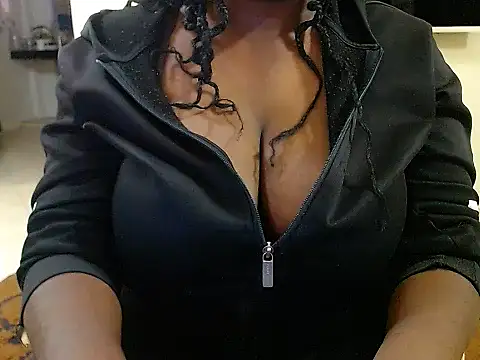 sunnylovexp online show from May 7, 2026, 3:11 am