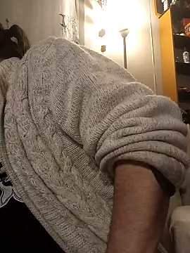 teekoine1 online show from November 18, 2025, 2:27 am