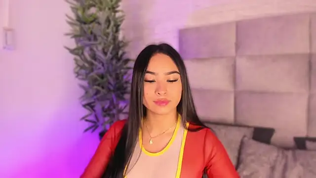 mia crawford online show from November 8, 2025, 11:58 am