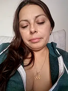 seherlatin online show from October 5, 2025, 9:38 pm