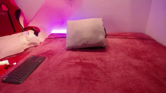 Katy Van online show from October 20, 2025, 8:42 pm