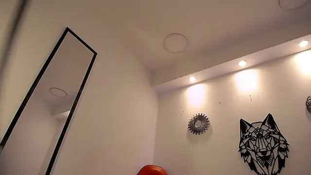 Katy Van online show from November 13, 2025, 8:35 pm