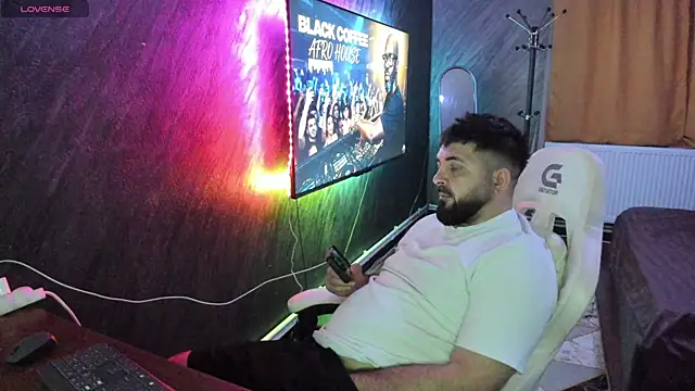 Eduu2322 online show from April 9, 2026, 7:42 pm