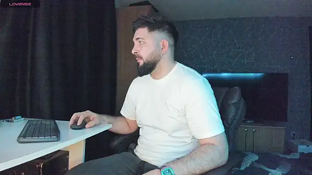 Eduu2322 online show from January 11, 2025, 10:18 pm