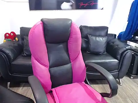 MeganMilF2 online show from July 24, 2026, 3:52 pm