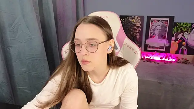 Sweet frosti online show from June 9, 2026, 2:56 am