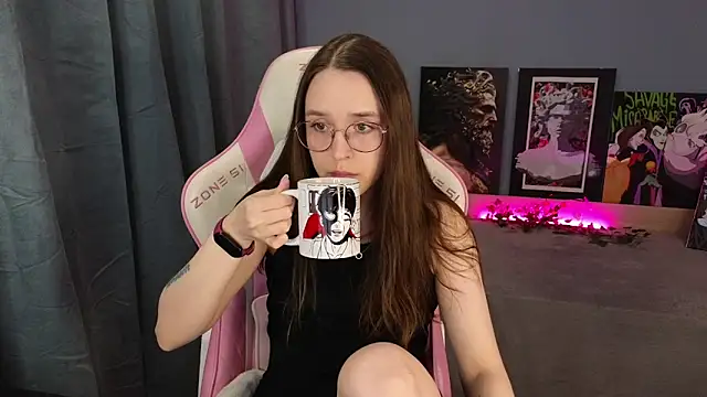 Sweet frosti online show from May 28, 2026, 3:14 am