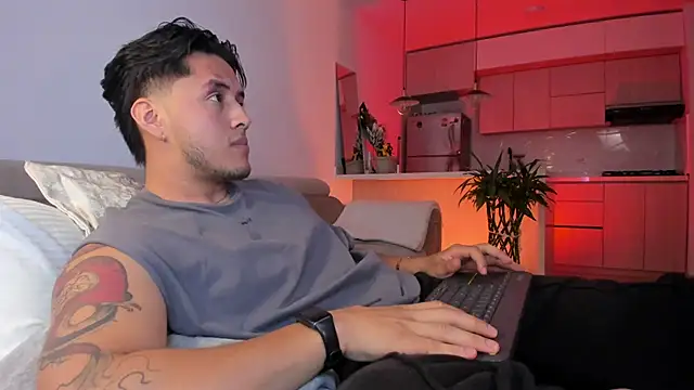 Chriskyle  online show from December 3, 2025, 12:01 am