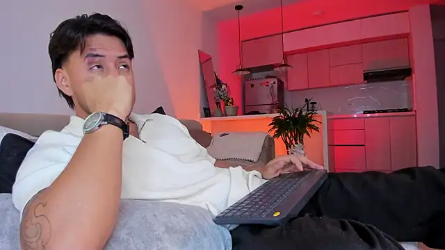 Chriskyle  online show from February 1, 2026, 3:38 am