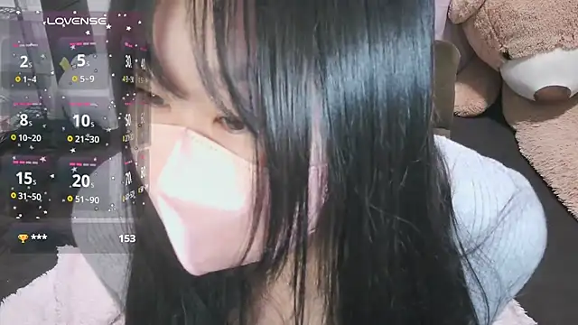 yuinyan3150 online show from May 19, 2026, 6:15 pm