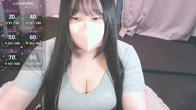 yuinyan3150 online show from August 8, 2026, 3:19 pm
