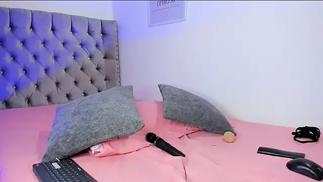 MafeOlimpo online show from February 4, 2026, 10:27 pm