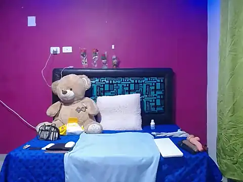 Snapshot of karolhot916 chatting on March 5, 2026, 12:07 am karolhot916 online show from March 5, 2026, 12:07 am