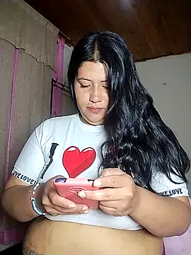KATYGONZALEZ online show from May 3, 2026, 10:09 am
