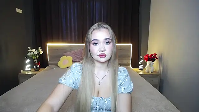 StacyYellig online show from September 11, 2025, 8:03 am