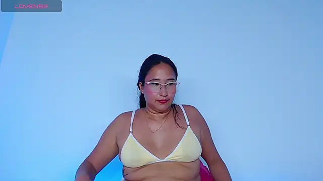 Snapshot of monica_walkert chatting on July 28, 2026, 6:20 pm monica walkert online show from July 28, 2026, 6:20 pm