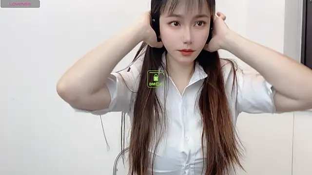 Snapshot of LIsha--170 chatting on February 17, 2025, 1:22 pm LIsha--170 online show from February 17, 2025, 1:22 pm