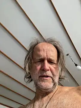 artXhibitor online show from March 17, 2026, 10:07 am