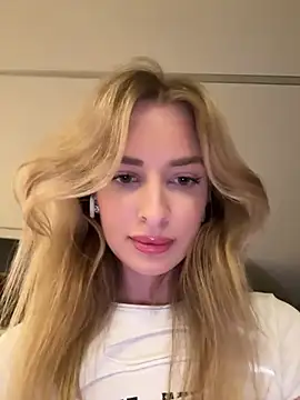 EvieEvans online show from February 2, 2025, 8:51 pm