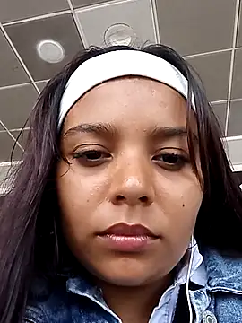 stefanie010 online show from February 19, 2025, 4:00 pm