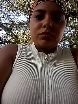 stefanie010 online show from November 1, 2025, 5:51 pm